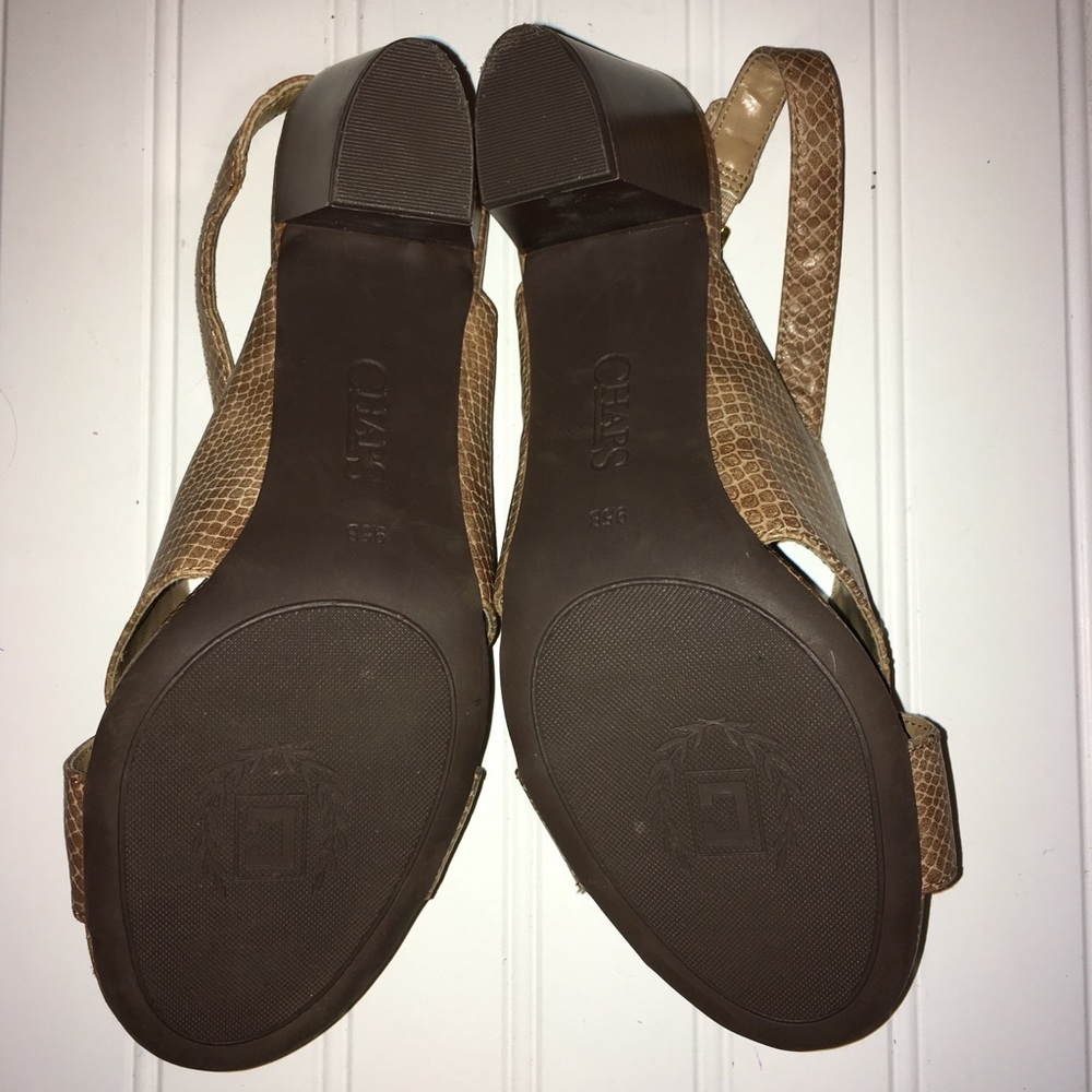 Chaps ladies size 9.5B light brown reptile like sandals New without tags. - Picture 4 of 5